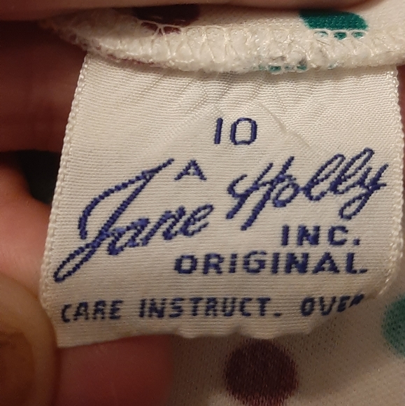 VTG Jane Holly V-Neck. 100% POLYESTER - Picture 4 of 4